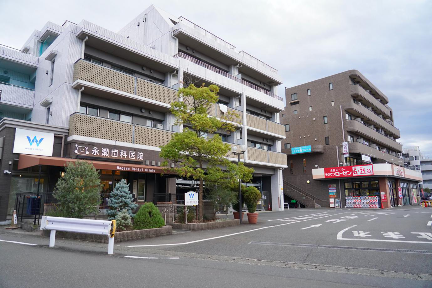 真の右奥のマンションが本院のあるKS柿生。左手前のマンションがハルグラン柿生